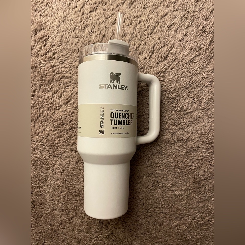 BNWT Brilliant White Stanley 40 oz